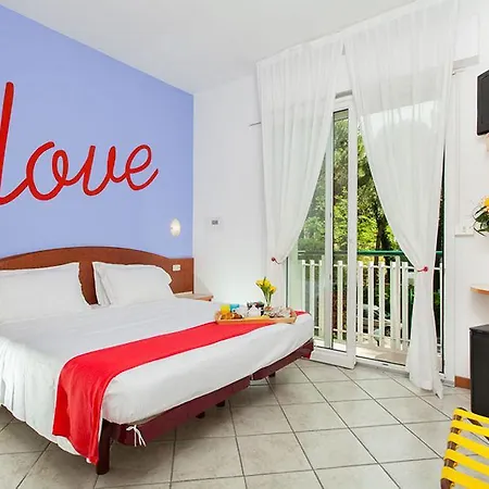 Isabella Hotel 3*