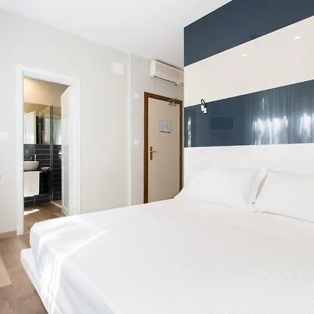 Isabella Hotel