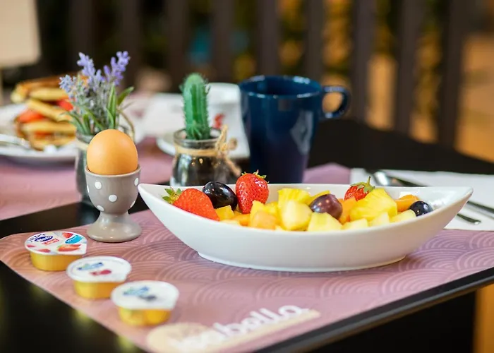 Isabella ميلانو ماريتيما