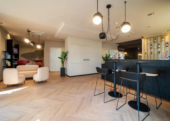 Isabella 米兰马瑞提那